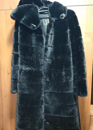 Шуба женская, в идеальном состоянии. размер 46. трансформируется в три длины, и рукавчик также делается 1/3. искусственный мех, очень теплый.