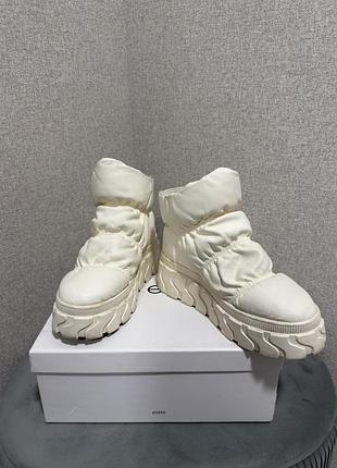 Полу-ботинки из кожи молочного цвета