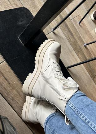 Ботинки женские бежевые