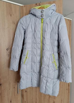 Серый теплый пуховик