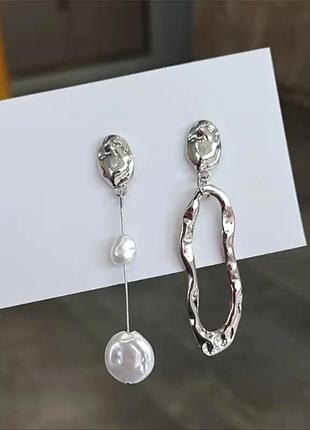 Серьги асимметричные