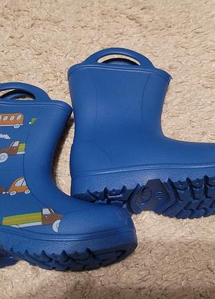 Продам резиновые сапожки на мальчика 24 размер
новые