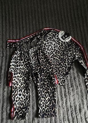 Новий костюм з біркою/ костюм двійка/ костюм з лампасами