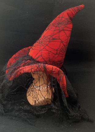 Капелюх з вуаллю,відьма