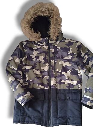 Зимова камуфляжна куртка з капюшоном