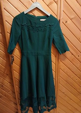 Платье зеленого цвета