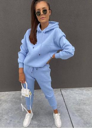 Женский костюм