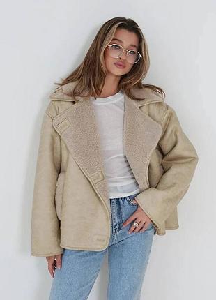 Дубленка оверсайз на пуговицах с широким отложным воротником с карманами