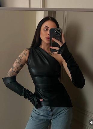 Топ шкіряний та перчатки