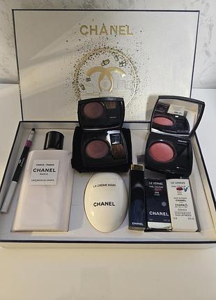 Лот косметики chanel