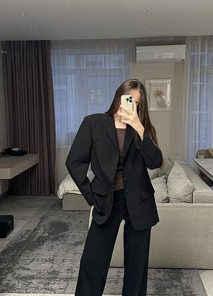 Піджак з чоловічого плеча