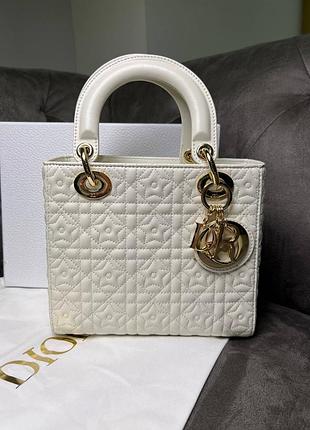 Сумка диор белая кожаная lady