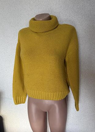 Сверо з горловиною від reserved