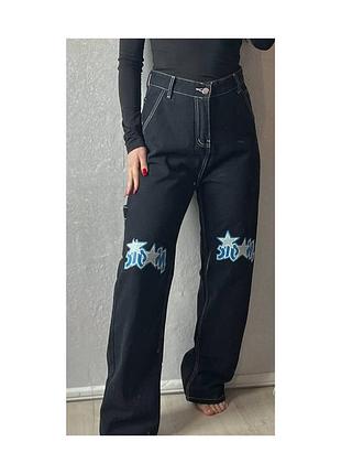 Стильные модные актуальные черные джинсы со звездами