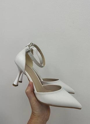 Туфлі жіночі