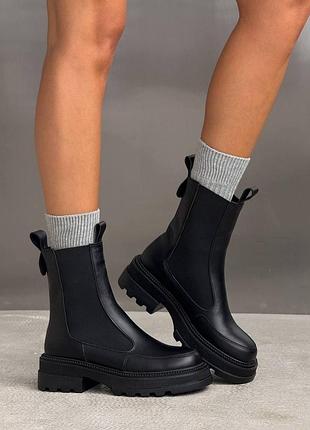 Черевики жіночі