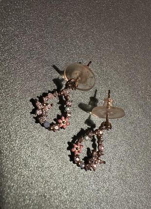 Ніжні квіткові сережки