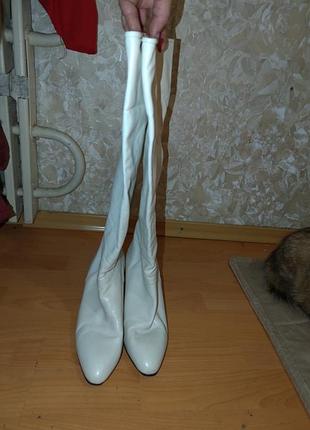 Шкіряні молочні ботфорти. високі чоботи.