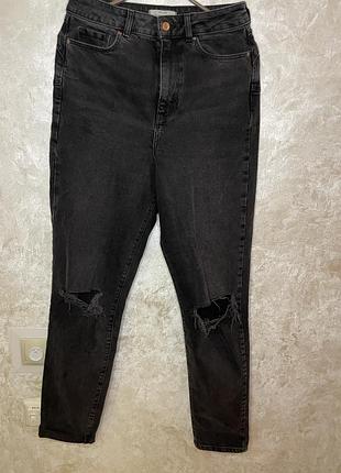 Джинси з рваними вставками жіночі чорні