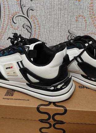 Кроссовки осень