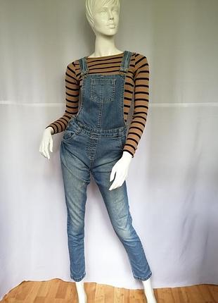 Комбинезон джинсовый