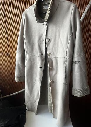 Стильна хоча і штучна дублянка