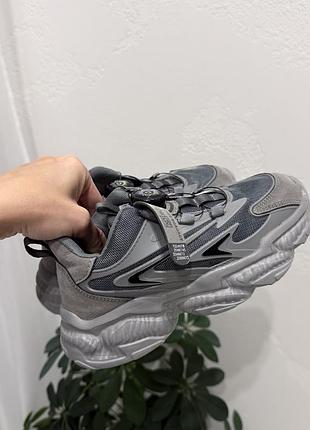 Круті кросівки на дівчинку повсякденні зручні стильні