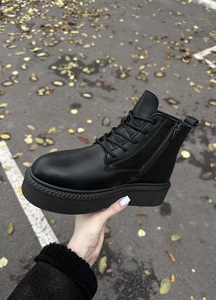 Жіночі шкіряні чорні зимові черевики натуральна шкіра чоботи ботинки застібка