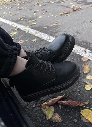 Жіночі шкіряні чорні зимові черевики натуральна шкіра чоботи ботинки застібка