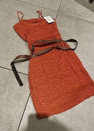 Сукня з ремінцем