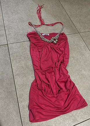 Яскрава сукня