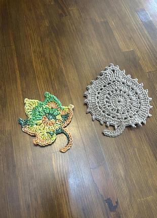 Вязаная салфетка подставка под чашку осенний декор