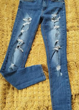 Дуже класні джинси,новий стан