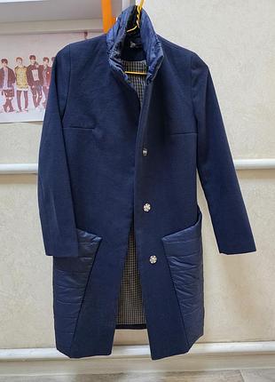 Продам пальто на підлітка або дитину.гарна якість.сидить супер.зручні кишені .