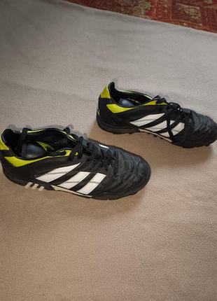 Футбольные бутсы