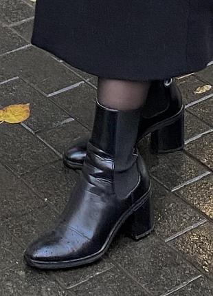 Сапоги ботинки zara на невеликому каблуку чорні челсі