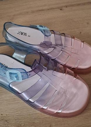 Аквашузи zara