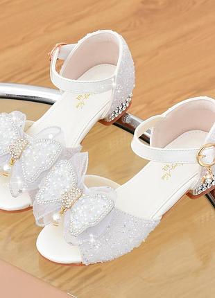 Элегантные туфли для девочек. праздничная обувь для девочек. обувь для девочек.код.236
