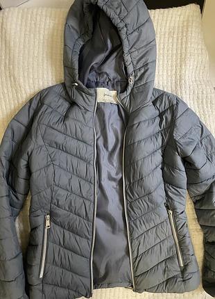 Демісезонна куртка stradivarius, розмір s
