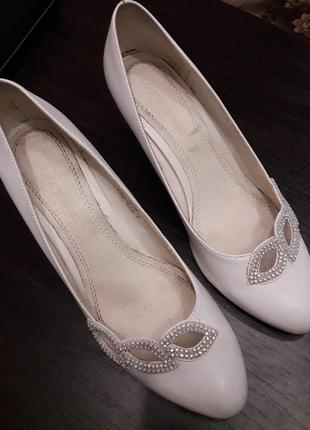 Весільні туфлі