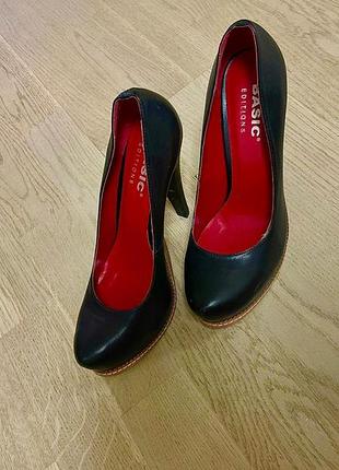 Туфлі жіночі