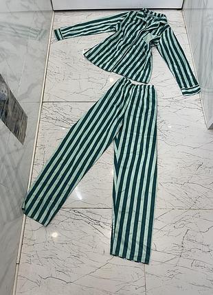 Піжамка у смужку відомого бренду georgi