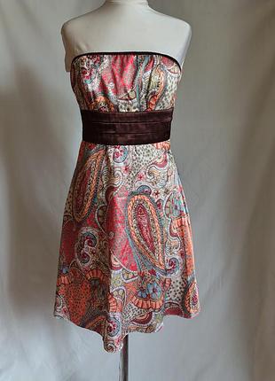 Платье с открытыми плечами