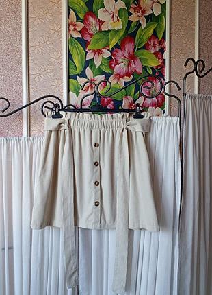 Красива якісна молочна бархатиста юбка з гудзиками shein.