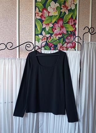 Красива чорна кофта лонг.