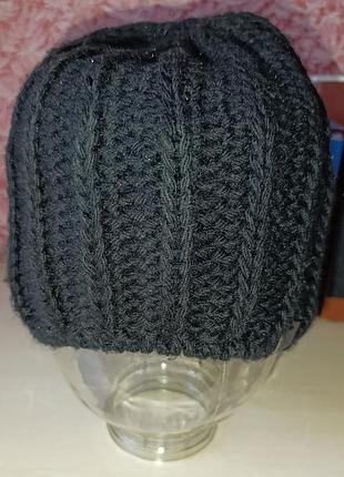 Теплая зимняя женская шапка