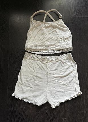 Білий домашній костюм / піжама з топом і шортами