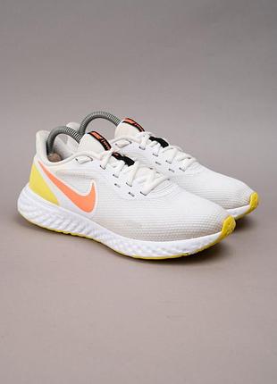 Кросівки жіночі бігові nike revolution 5 білі розмір 40