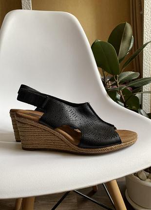 Женские сандалии clarks lafley rosen с открытой пяткой, ремешком на щиколотке, кожа, размер 38 (23.5см) черные