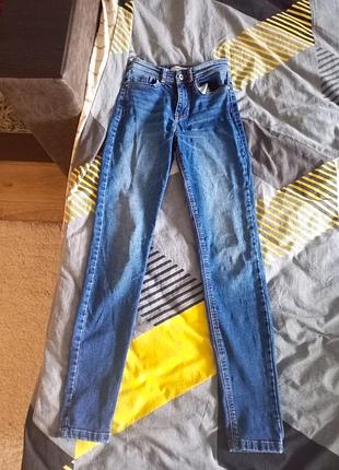 Джинсы скины.